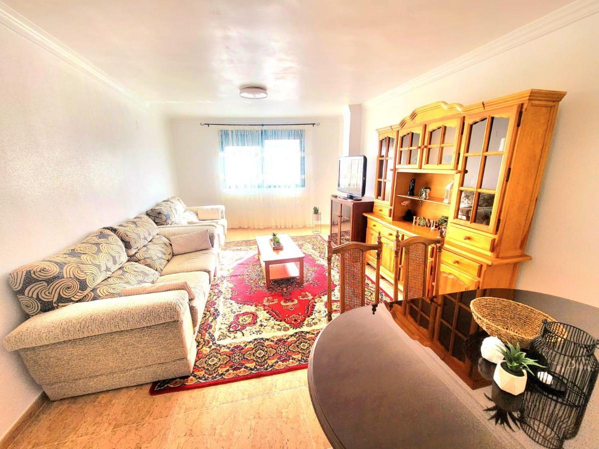 Sea Breeze Apartment *